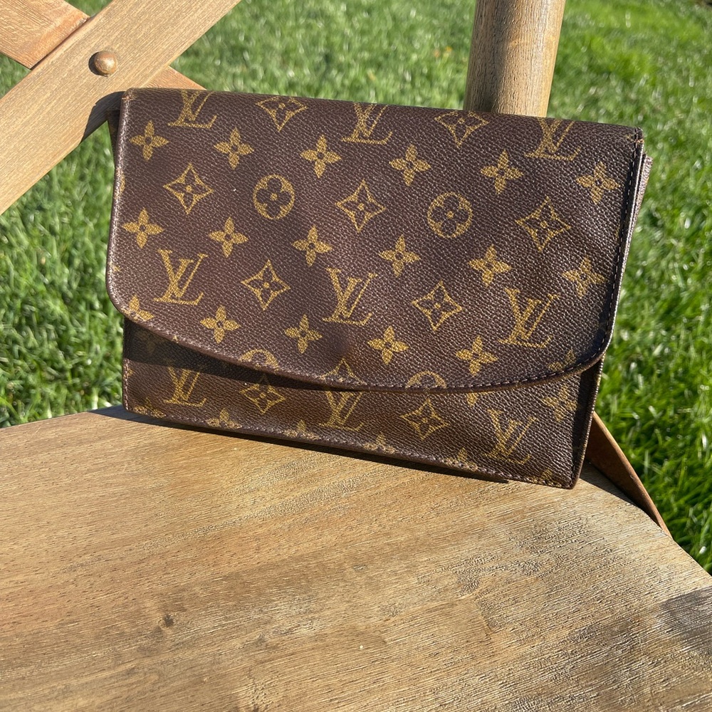 Louis Vuitton Monogram Clutch